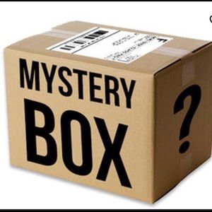 ❗️Treat Yourself /Resale Box— 10 Tops/ Bottoms/Jewelry